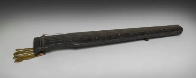 Guqin made by Zhang Ruixiu of Suzhou