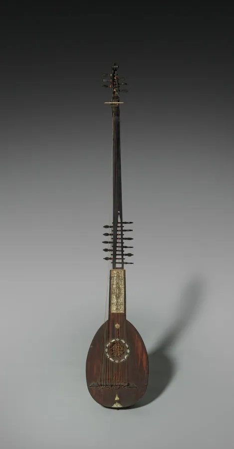 Chitarrone (or Archlute)