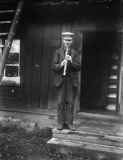 Anders “Blåsen” Andersson with the clarinet, Uppland
