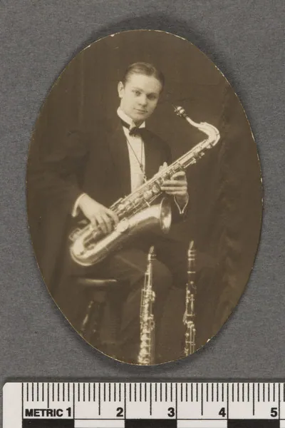 Elmar Urov with saxophone